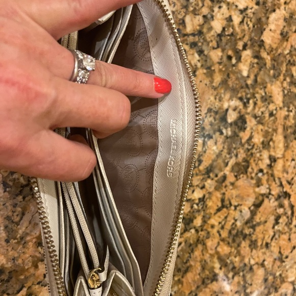 Michael Kors wallet - Picture 10 of 10